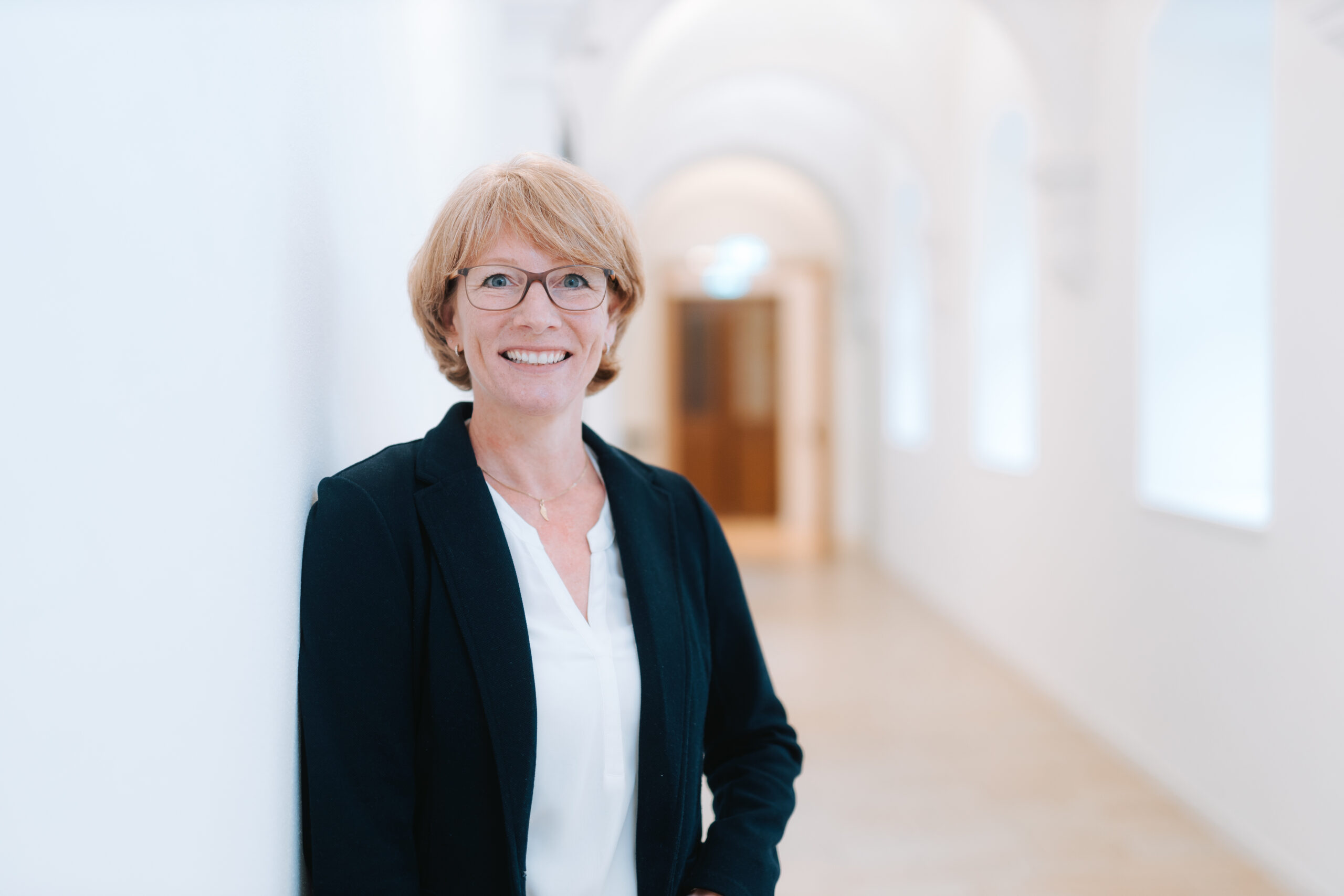 Ina Jozefiak, Abteilung bilden und tagen